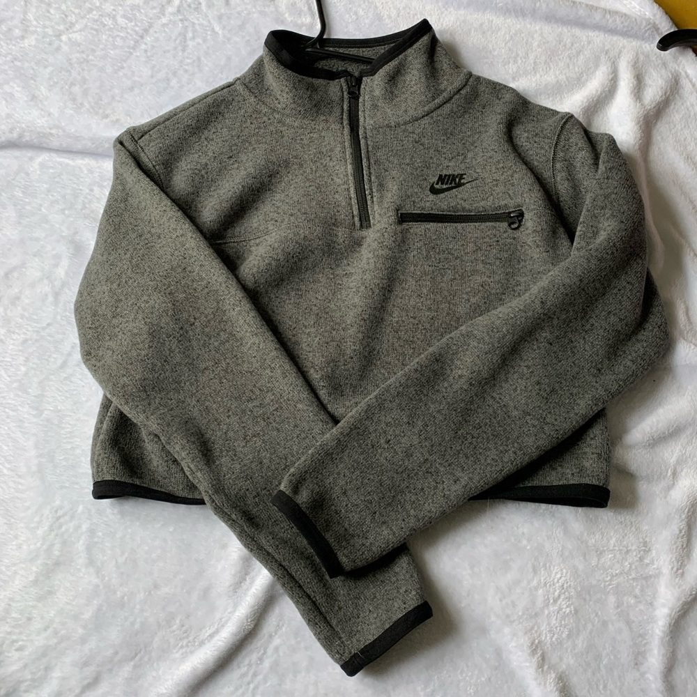 Nike cropped 1/2 zip thermal top